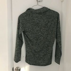 Under Armour Tops - Under Armour lightweight top Under Armour Tops - Under Armour lightweight top